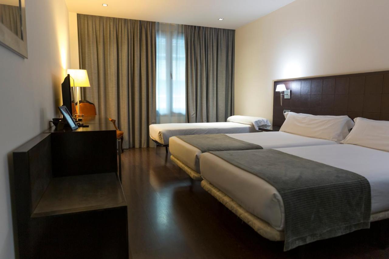 Iberik Santo Domingo Plaza Hotel โอเบียโด ภายนอก รูปภาพ